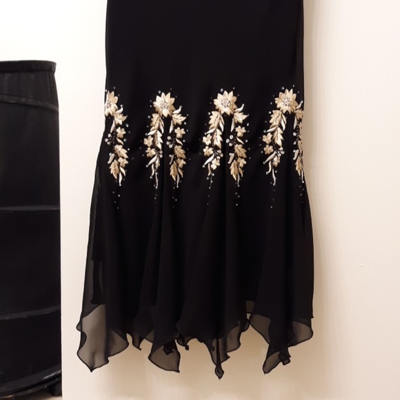 Dress - Picture 2 of 5